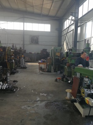 數(shù)控車(chē)床工2名,滾齒插齒工2名