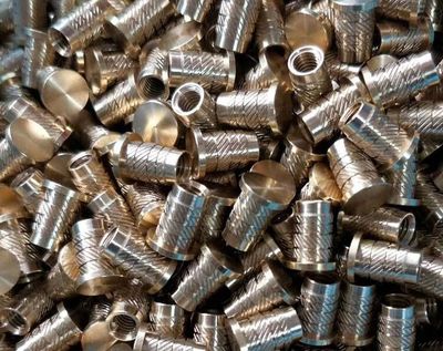 眾普五金精密機(jī)加工產(chǎn)品可來圖來樣加工定做各類螺柱螺母切削產(chǎn)品